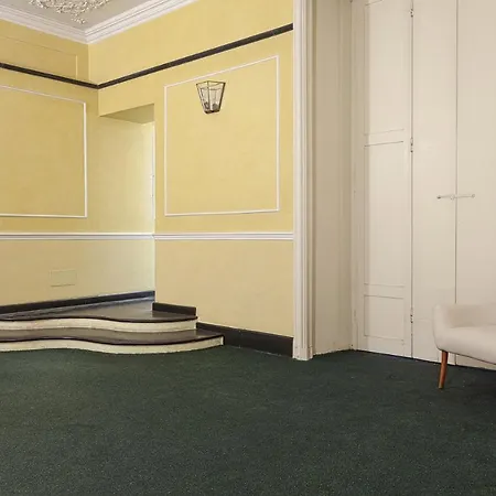 Apartment La Finestra Sul Cortile Di Via Roma By Wonderful Italy