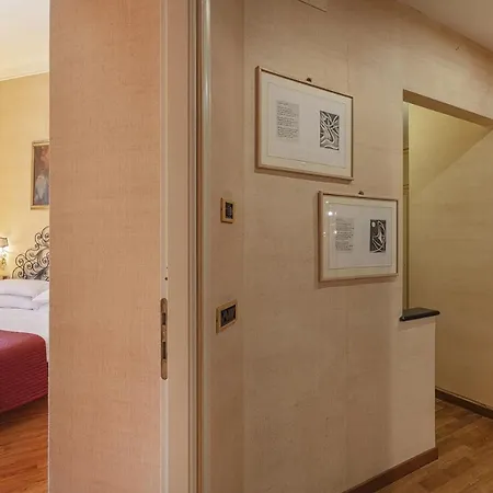 公寓 La Finestra Sul Cortile Di Via Roma By Wonderful Italy *